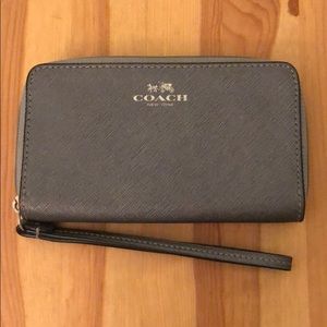 ❗️MOVING SALE Coach Metallic Zip Wristlet Wallet